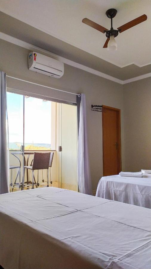 Pouso Oliveira Suites São João Batista do Glória Екстериор снимка