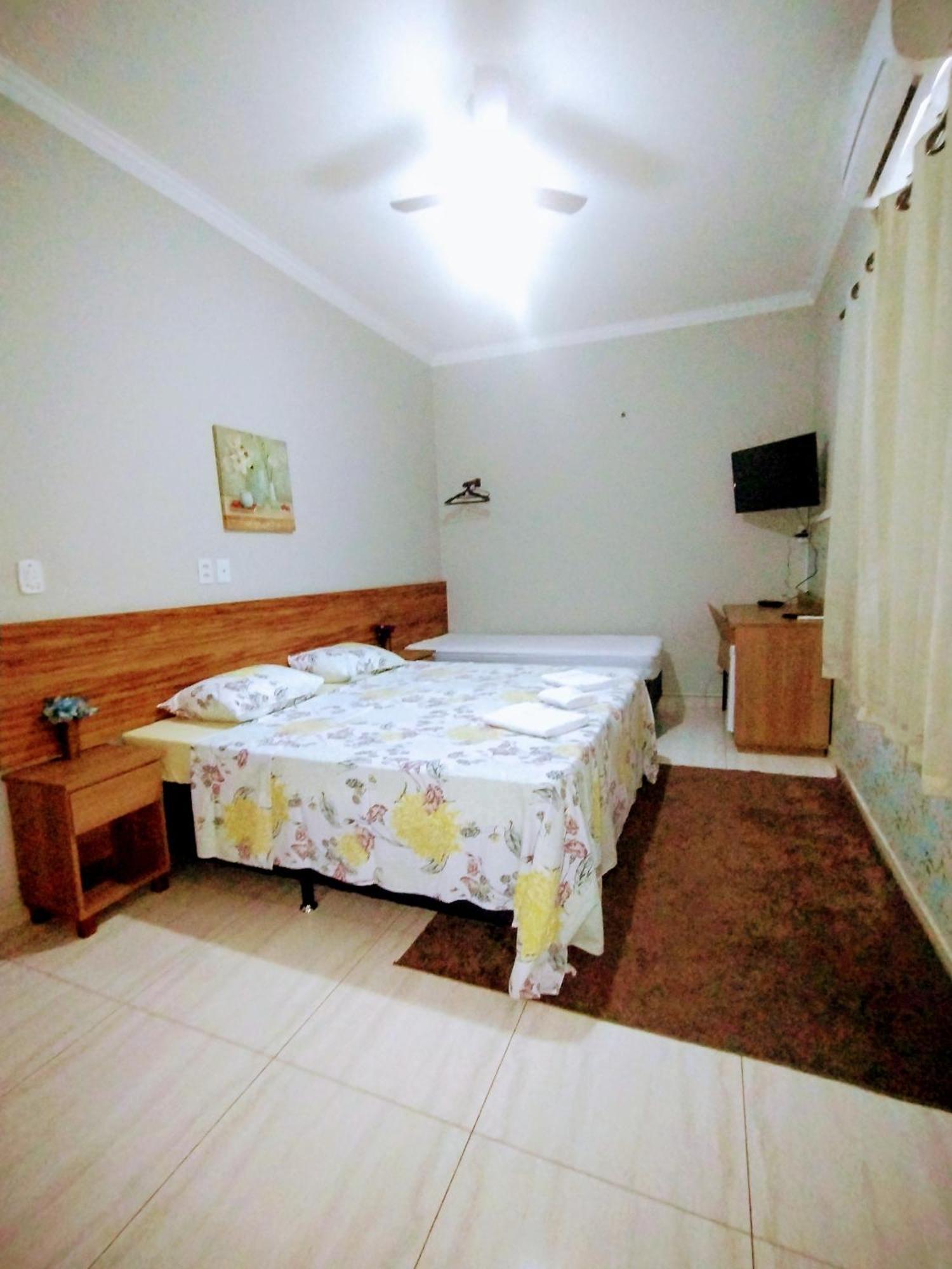 Pouso Oliveira Suites São João Batista do Glória Екстериор снимка