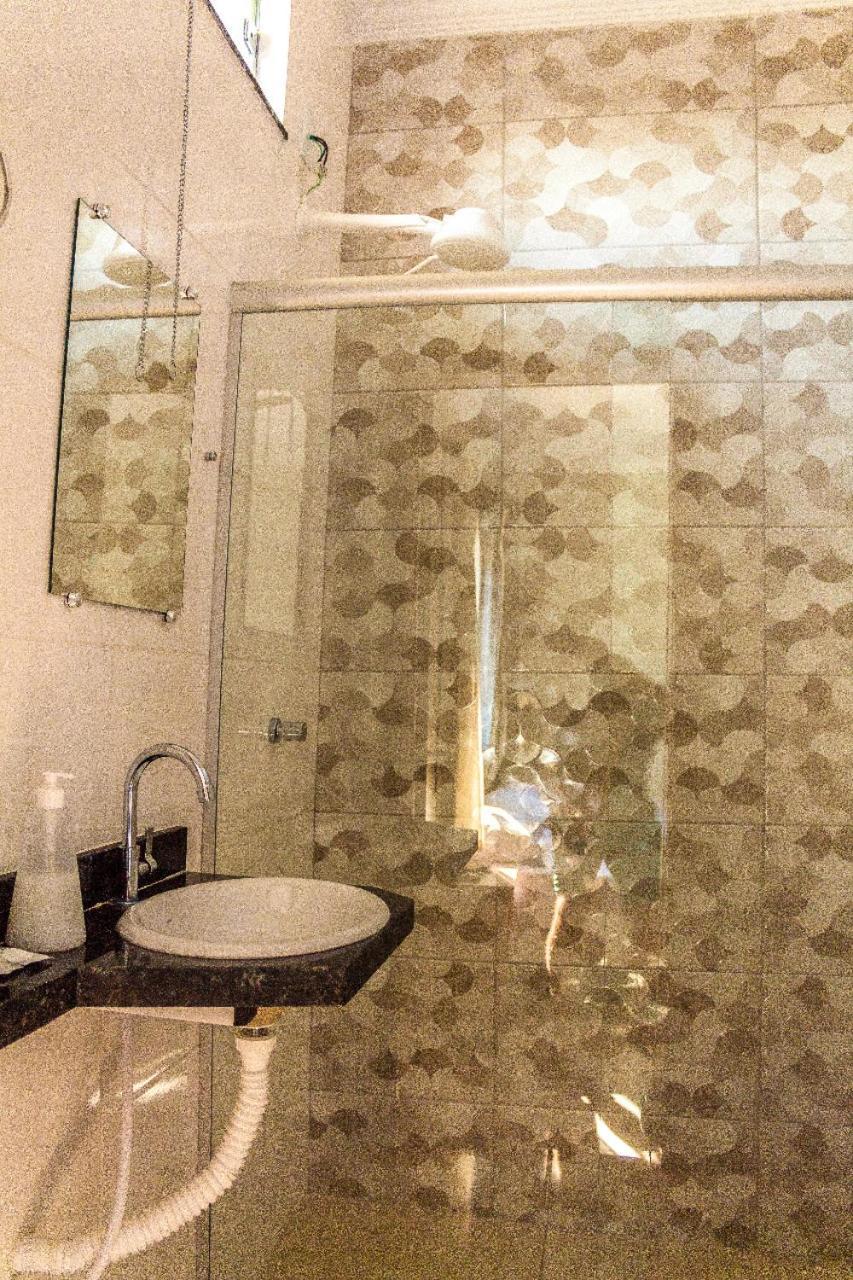 Pouso Oliveira Suites São João Batista do Glória Екстериор снимка